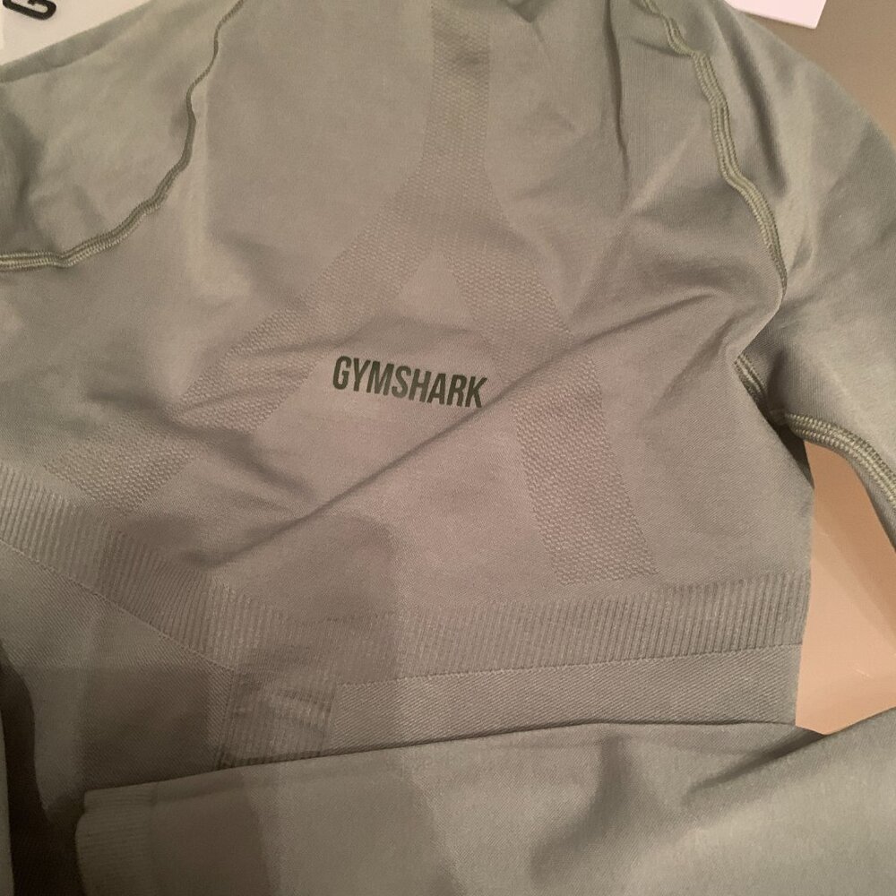 BNWT GYMSHARK Activate Long Sleeve Top Force Green Sold Out XS - Picture 6 of 8